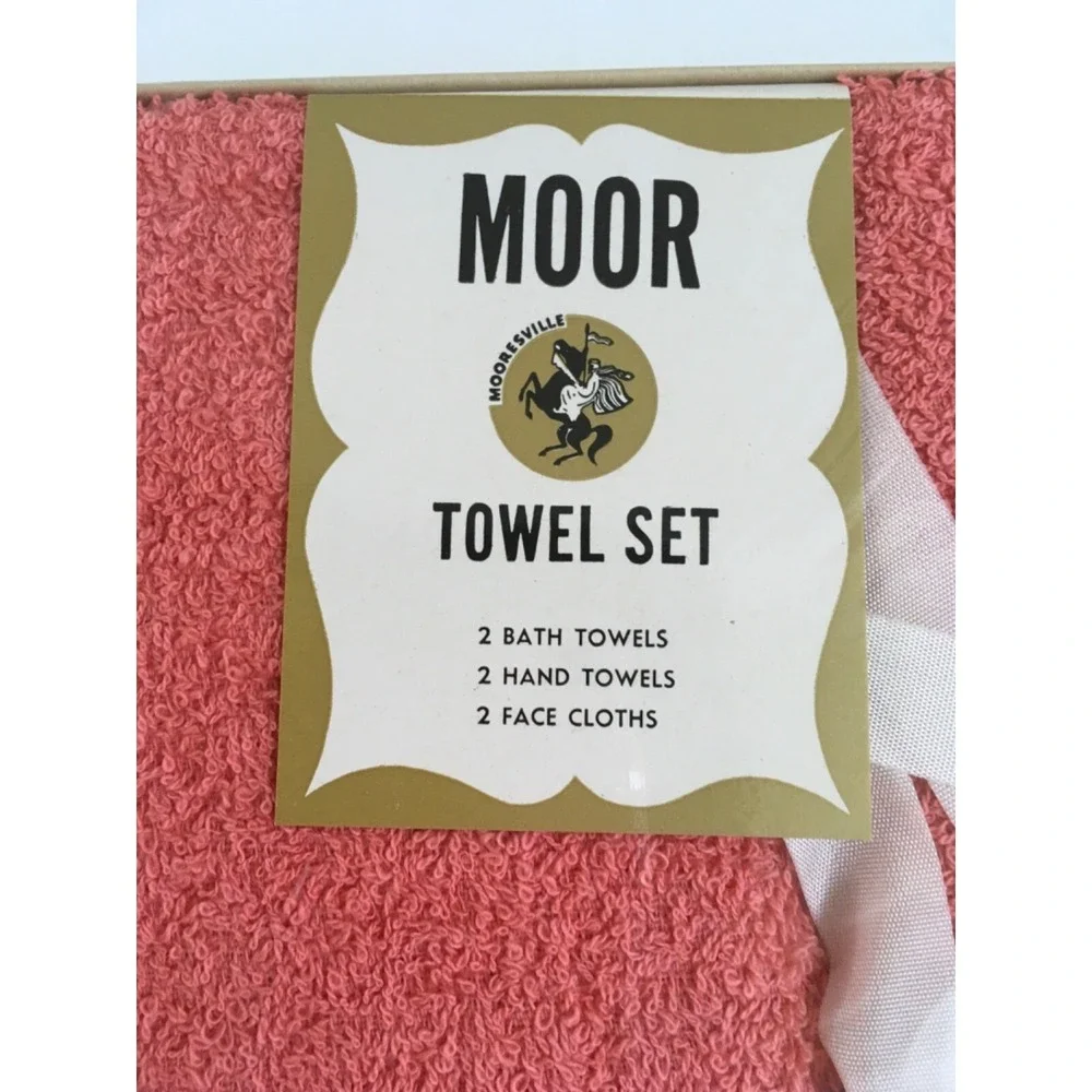 Vintage USA Made Moor Coral/White Towel Set 2 Each Bath/ Hand/Face Towels NEW